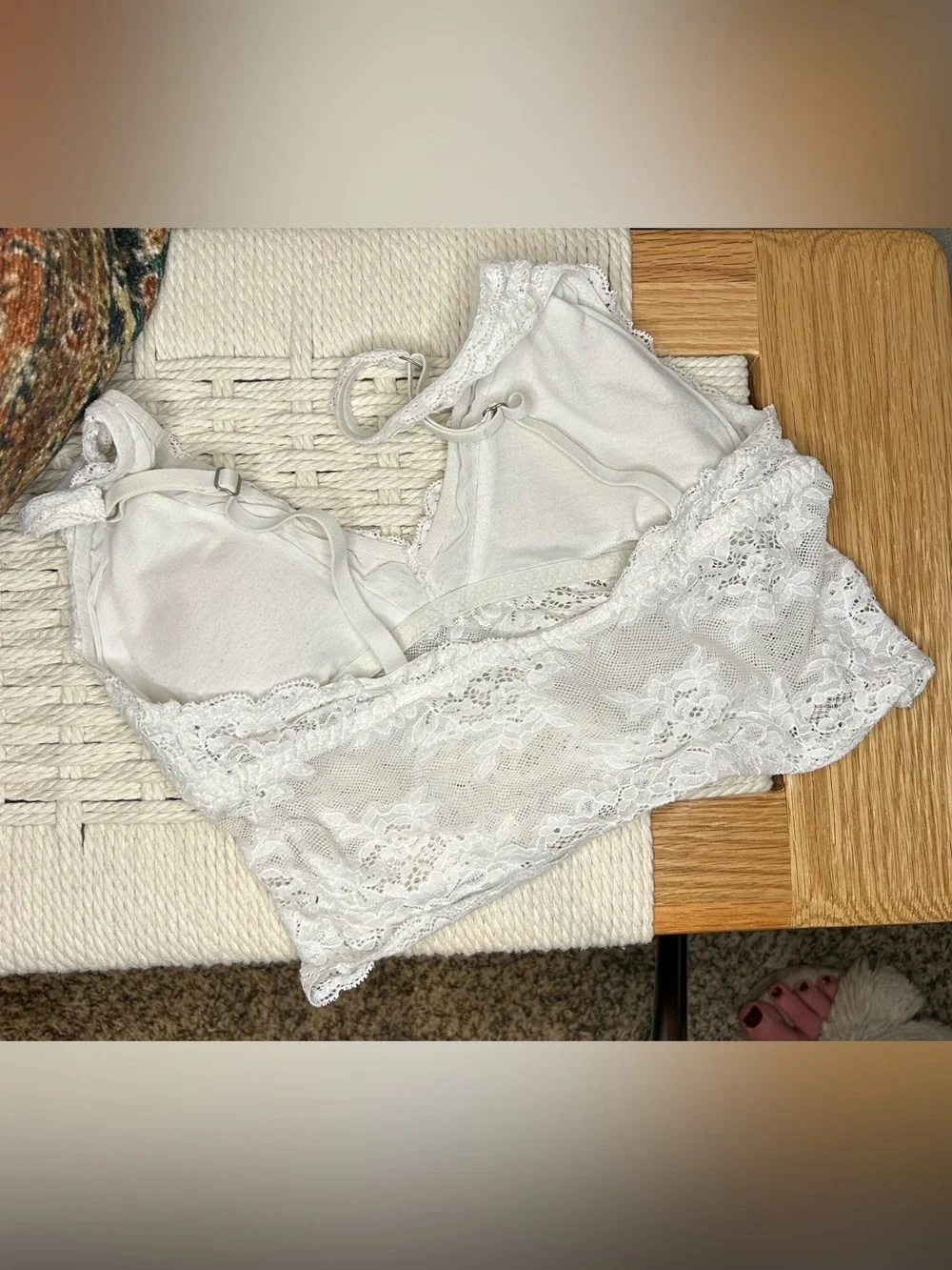 Hollister White Lace V Neck Cami Bralette Small - Picture 2 of 3